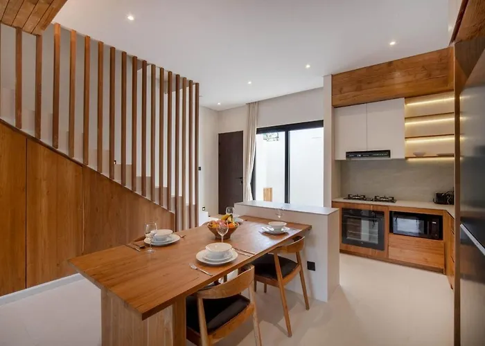 Six Palm 2br With Rooftop Near Padang Pecatu (Bali)