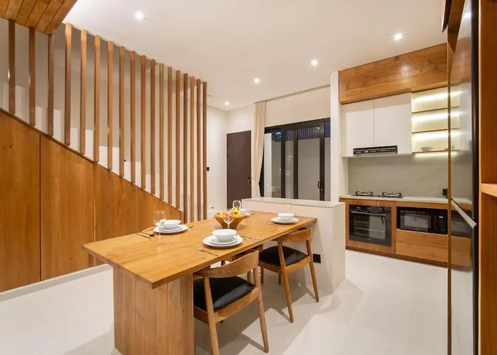 Six Palm 2br With Rooftop Near Padang Villa
