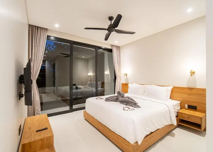 Six Palm 2br With Rooftop Near Padang Villa