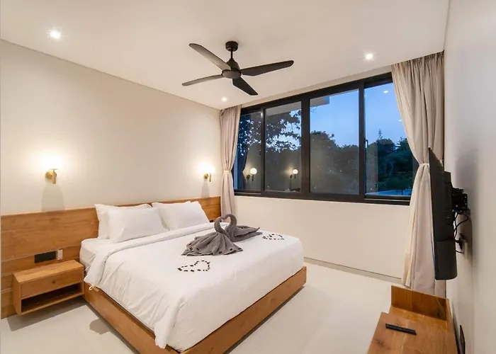 Six Palm 2br With Rooftop Near Padang Villa
