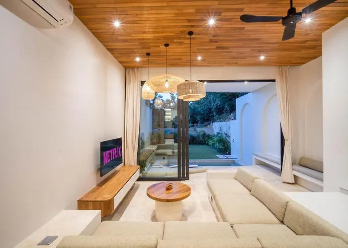 Six Palm 2br With Rooftop Near Padang Villa