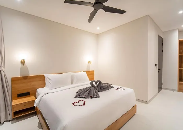 Villa Six Palm 2br With Rooftop Near Padang Pecatu (Bali)