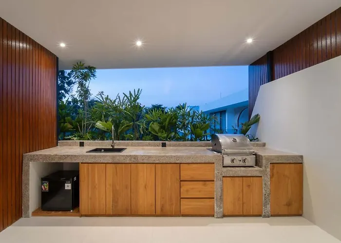 Six Palm 2br With Rooftop Near Padang *