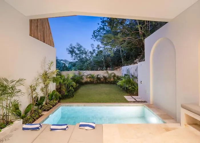 Villa Six Palm 2br With Rooftop Near Padang Pecatu (Bali)
