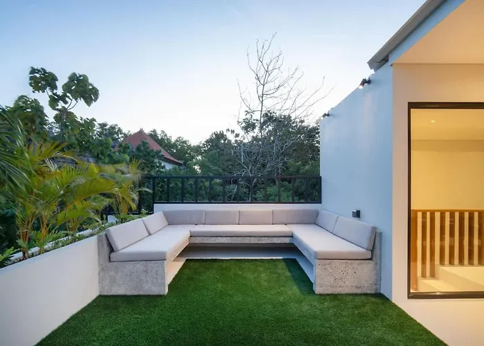 Villa Six Palm 2br With Rooftop Near Padang Pecatu (Bali)