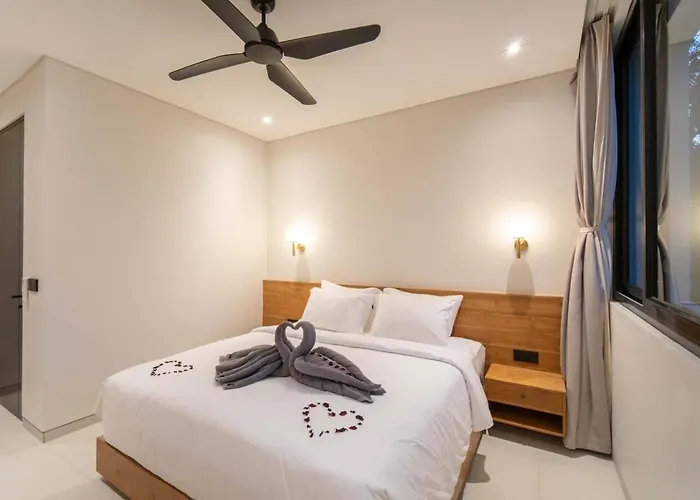 Six Palm 2br With Rooftop Near Padang Villa *