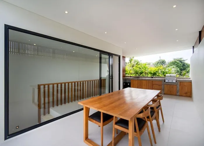 Six Palm 2br With Rooftop Near Padang *